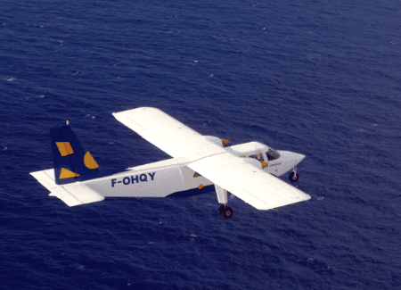 Location jet privé : Avion BRITTEN NORMAN F-OHQY survolant l'océan