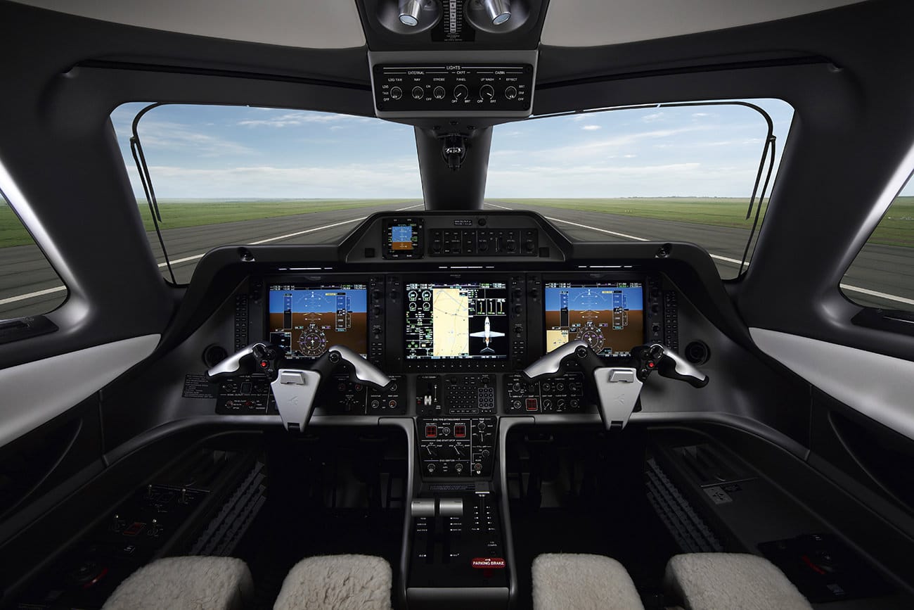 Phenom 100 cockpit