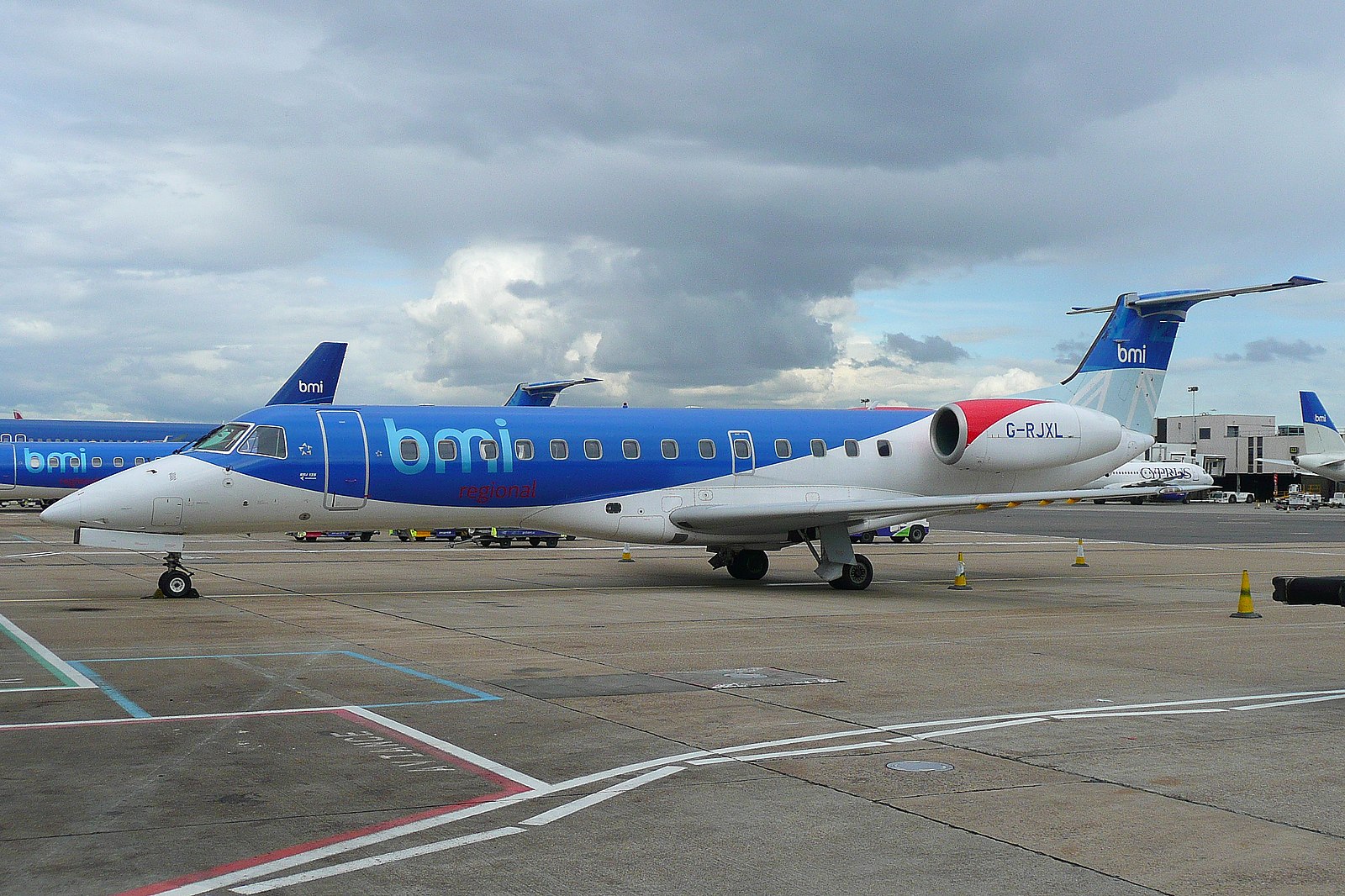 Embraer ERJ 135 sur la piste