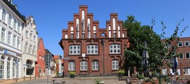 Burg Feuerstein: частен самолет под наем 