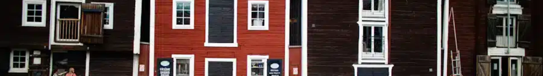 Hudiksvall : частен самолет под наем