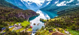 Частен самолет и хеликоптер в Лофотенските острови
