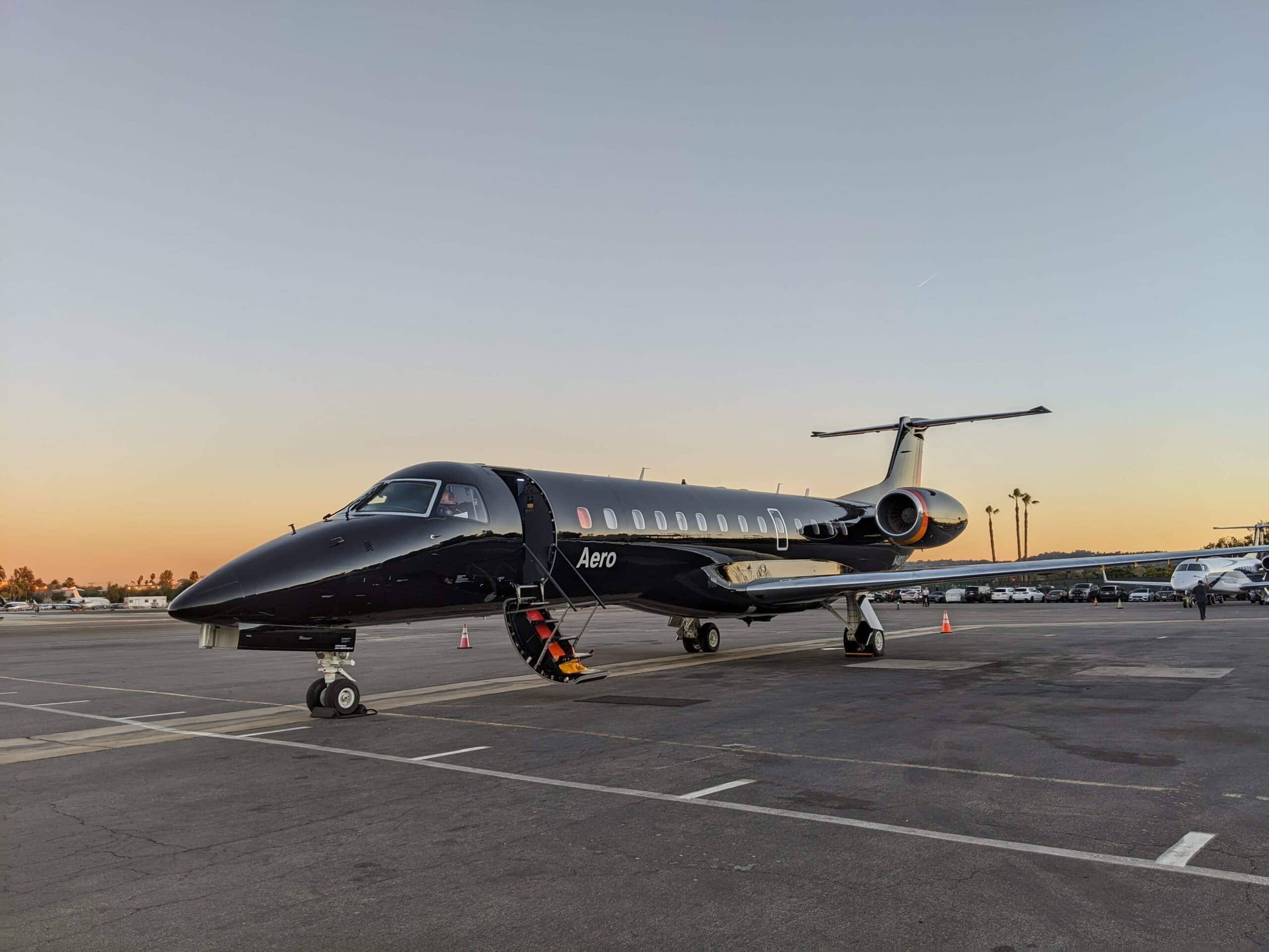 ERJ 135 VIP exterior